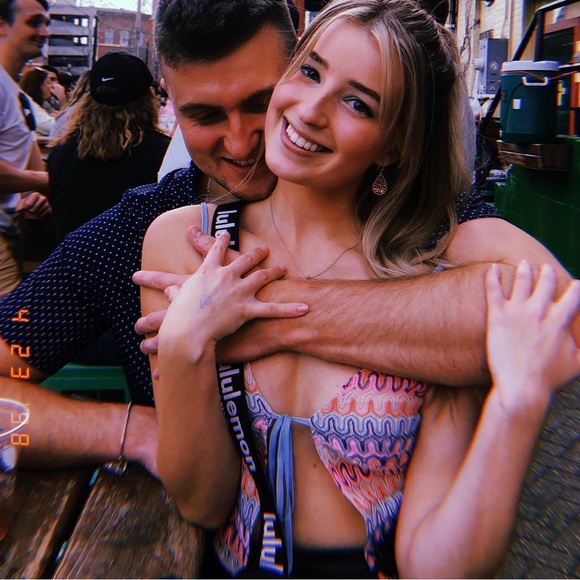 H&M Top - Picture 2 of 2